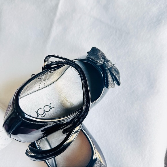 Pack of three pairs of shoes for girls size 8, in perfect condition - Picture 7 of 15